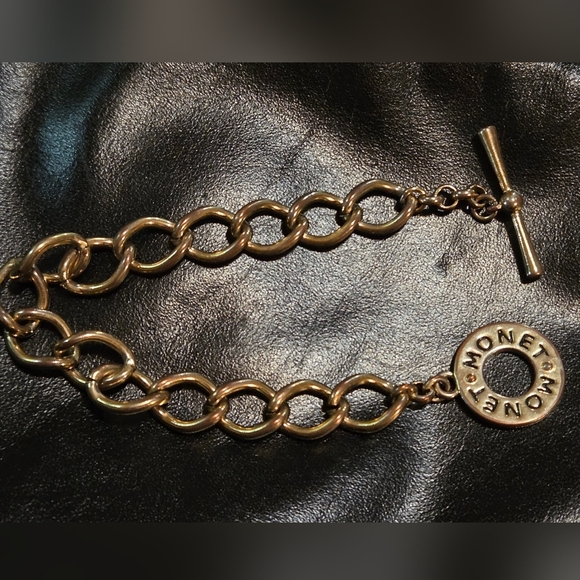 Vintage 80s Monet Signed Gold Tone Link Bracelet - Picture 3 of 7